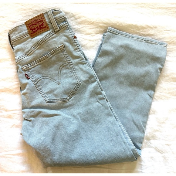 Levi's Women's Ribcage Straight Ankle Jeans - Picture 7 of 16